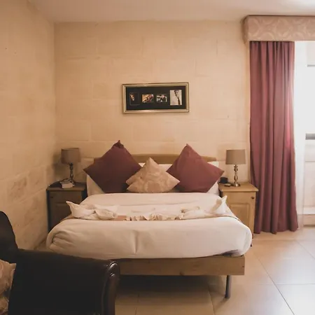 招待所 Point De Vue 3*