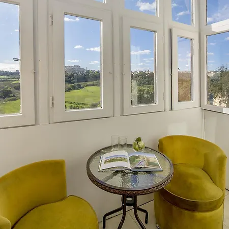 Point De Vue 招待所 3*