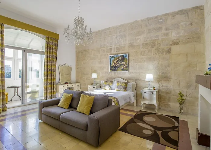 Pensión Point De Vue 3*