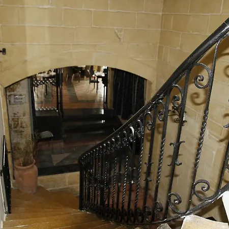 Point De Vue 3* ربات