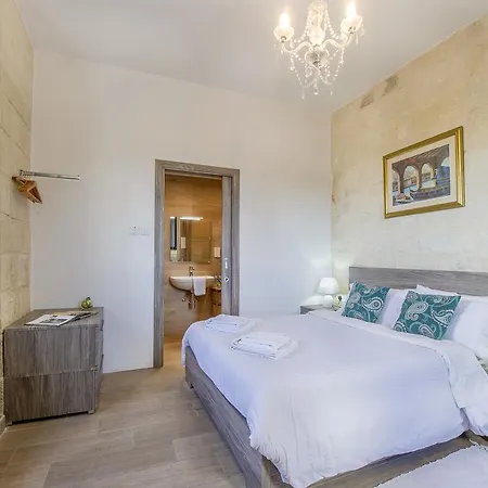 ゲストハウス Point De Vue 3*