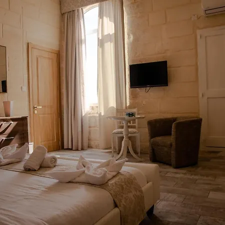 Point De Vue 3* ربات