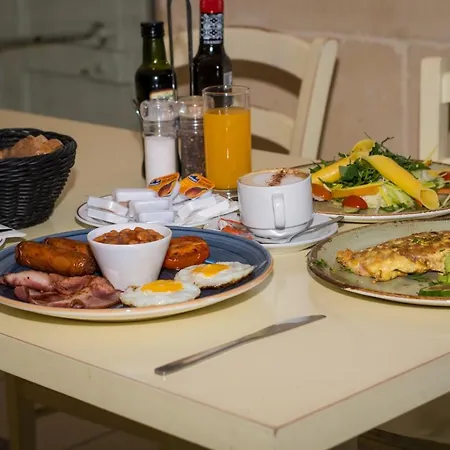 Point De Vue 3* ربات