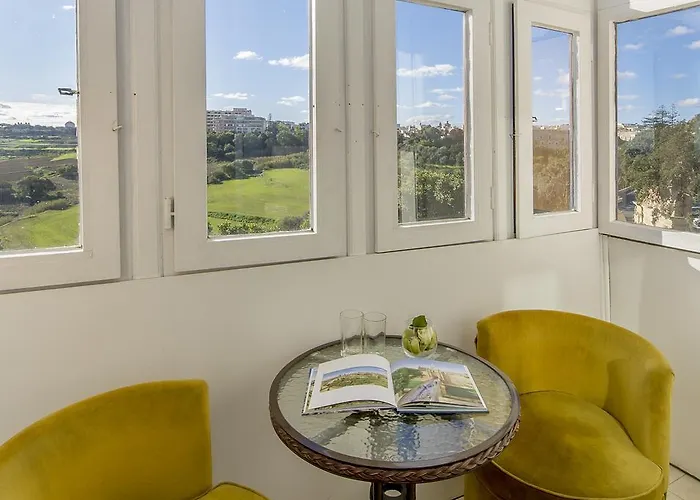 Point De Vue Гостевой дом 3*